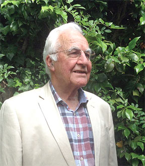 Dr Arpad Phillip